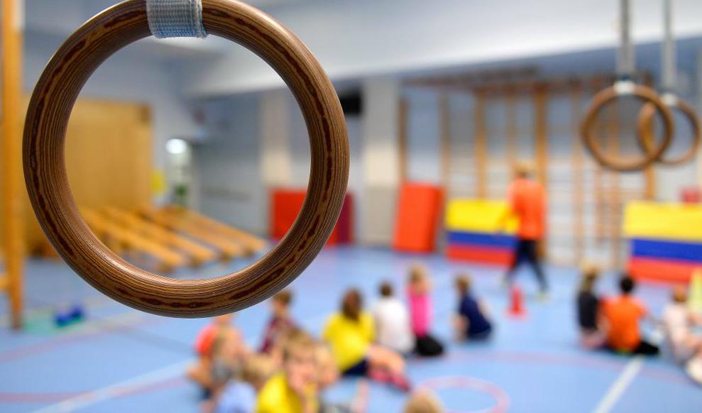 
Regeringen vill ha mer idrott i skolan, men bristen på idrottslärare är ett problem. Arkivbild. Foto. TT                                            
