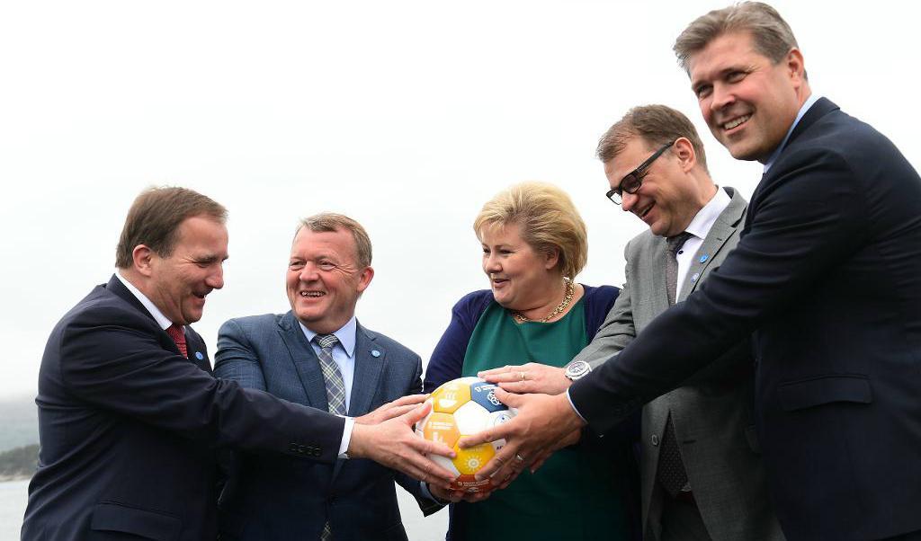 Stefan Löfven träffar sina nordiska statministerkollegor Lars Løkke Rasmussen (Danmark), Erna Solberg (Norge), Juha Sipilä (Finland) och Bjarni Benediktsson (Island) vid ett tvådagarsmöte i Bergen. Foto: Marit Hommedal/NTB/TT