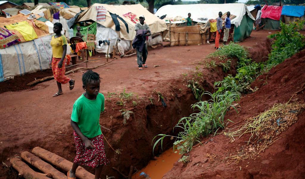 
Var femte invånare i Centralafrikanska republiken befinner sig på flykt. Trots det har både hjälpen utifrån och uppmärksamheten uteblivit, anser norska Flyktinghjelpen. Foto: Cassandra Vinograd/AP/TT-arkivbild                                            