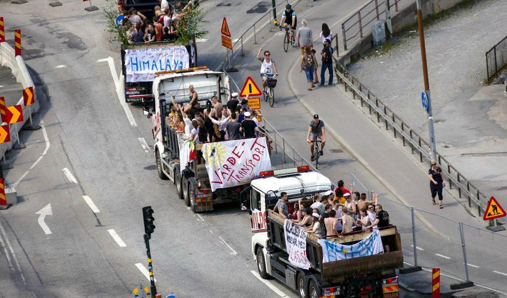 Studentflak på rad vid Slussen i Stockholm. Arkivbild. Foto: Johan Nilsson/TT