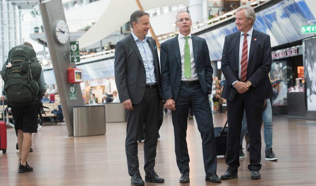 
Flygbolagsvd:arna Christian Clemens (BRA), Rickard Gustafson (SAS) och Bjørn Kjos (Norwegian) på Arlanda. Foto: Fredrik Sandberg/TT                                            