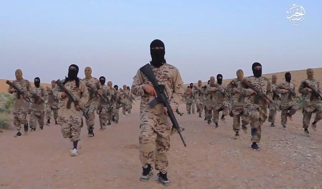 

Över 100 jihadister som har stridit för olika sidor i krigen i Syrien och Irak har återvänt till Sverige. Foto: AP-arkivbild                                                                                        