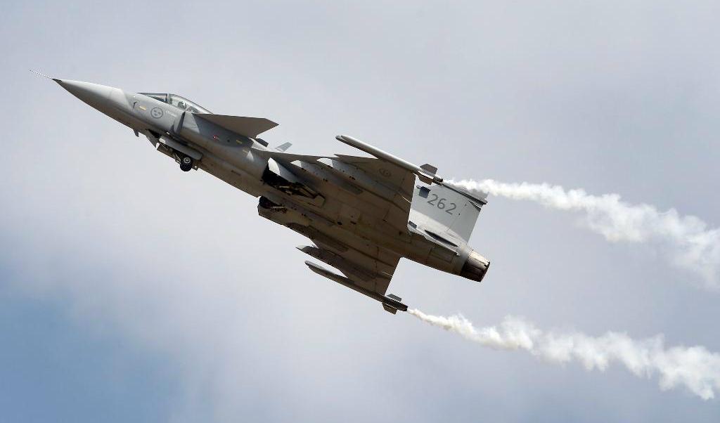 

Försäljning av JAS Gripen gjorde Brasilien till den största exportdestinationen för svenskt krigsmateriel under 2016. Foto: Aijaz Rahi AP/TT-arkivbild                                                                                        