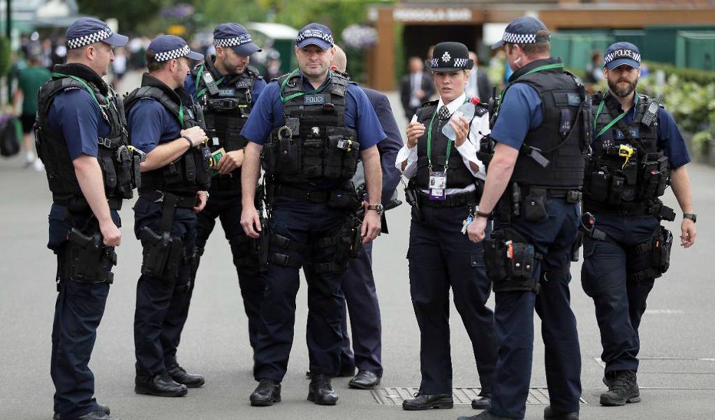 
Londonpolisen letar efter en farlig fånge som frigivits av misstag. Foto: Tim Ireland/AP/TT-arkivbild                                            