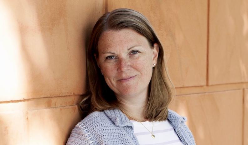 

Petra Krantz Lindgren talar om varför ett barn kan tyckas bry sig enbart om sina egna behov, och vad man kan göra åt det. Foto: Caroline Andersson                                                                                        
