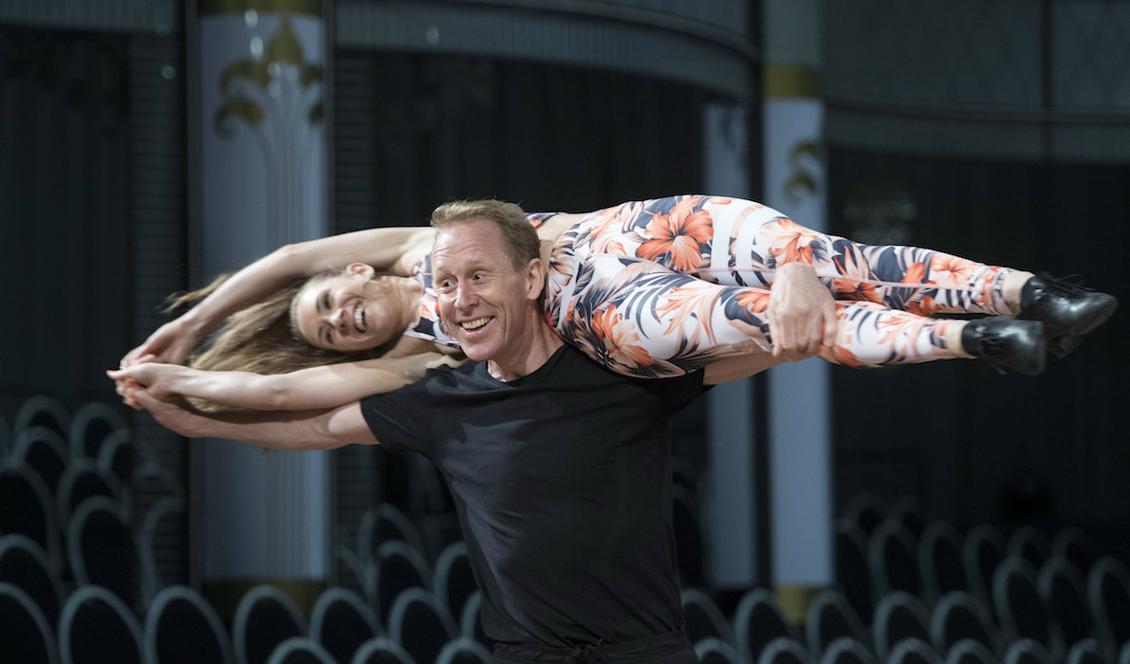 
"Som idrottsman så tänker man vanligtvis mycket taktik, men här har jag så fullt sjå att hålla näsan över vattnet att jag inte hinner ha någon taktik", säger Gunde Svan. Foto: Henrik Montgomery/TT                                            