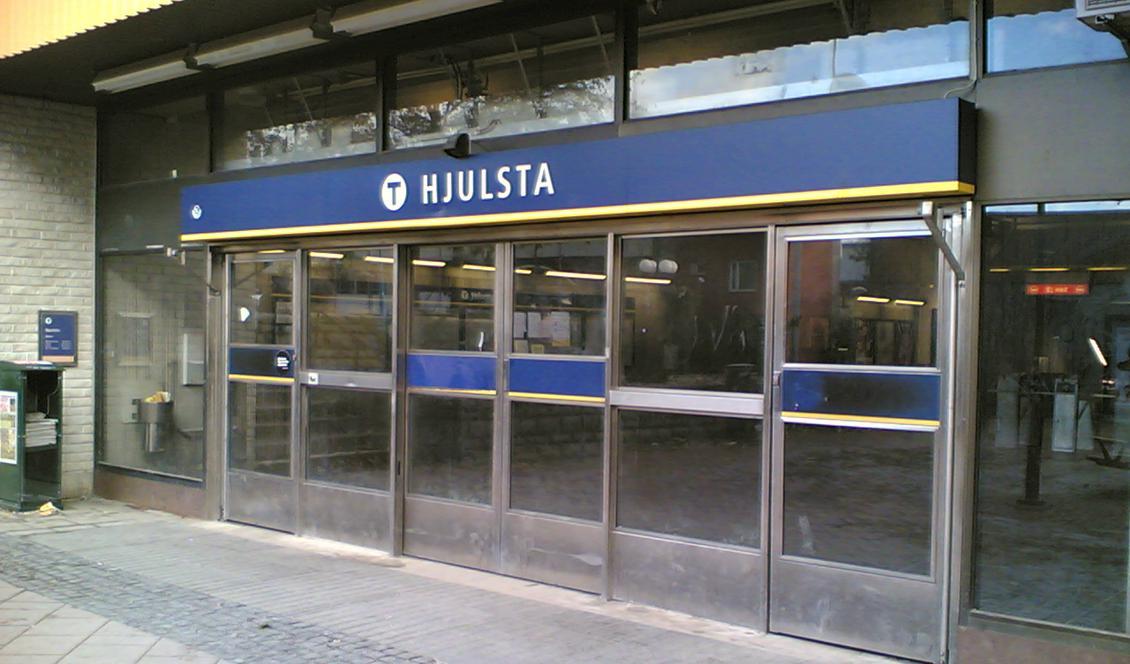 



Tunnelbanestationen Hjulsta i Stockholm. Foto: Vkem-Commonswiki/Wikimedia Commons                                                                                                                                                                                