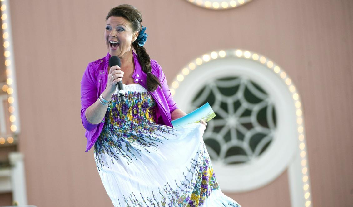 

För 15:e året i rad kommer Lotta Engberg med gäster att underhålla med allsång på Liseberg. Foto: Björn Larsson Rosvall/TT-arkivbild                                                                                        