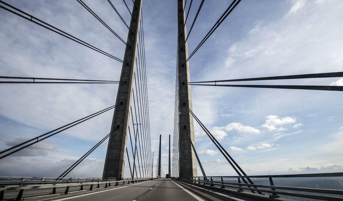 Lördagstrafiken är tung på Öresundsbron i semestertider. Foto: Johan Nilsson/TT/Arkivbild