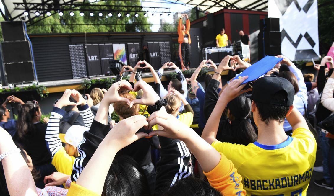 





Hatkommentarerna mot fotbollsspelaren Jimmy Durmaz fick stor uppmärksamhet och ledde bland annat till en manifestation i Kungsträdgården i Stockholm. Foto: Fredrik Sandberg/TT-arkivbild                                                                                                                                                                                                                                                                        