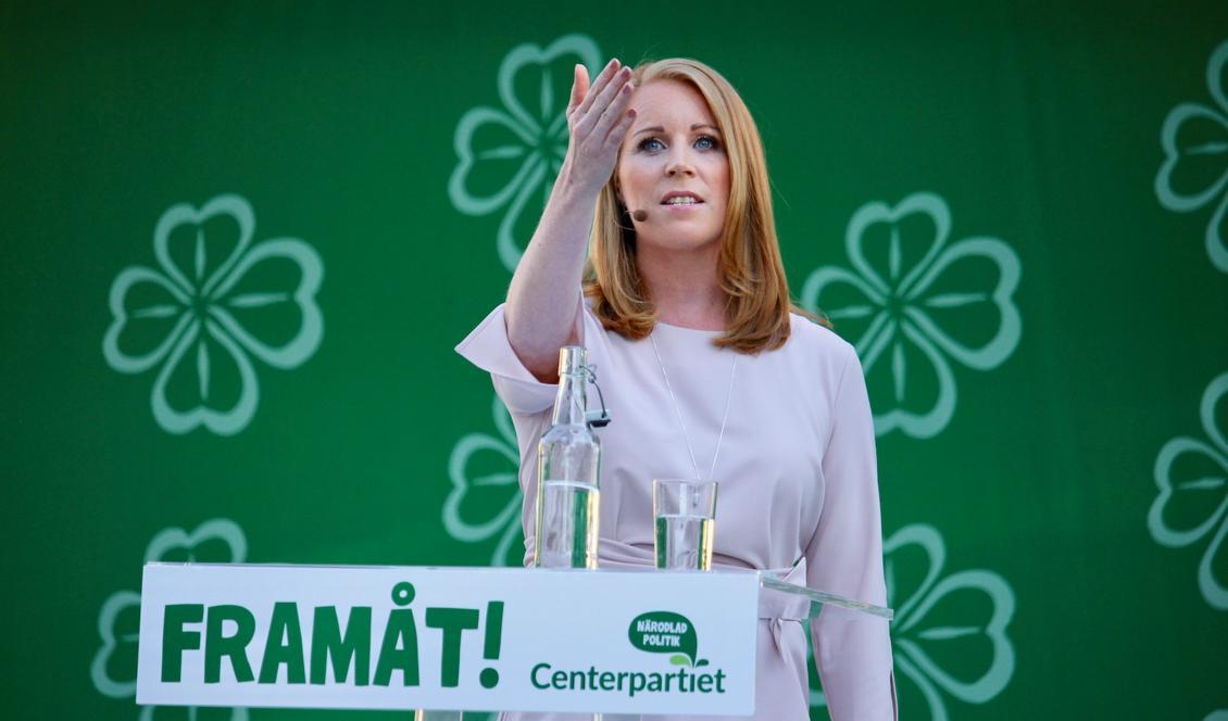 



Centerns ledare Annie Lööf talar i Almedalen, 4 juli 2018. Foto: Susanne W Lamm / Epoch Times                                                                                                                                                                                
