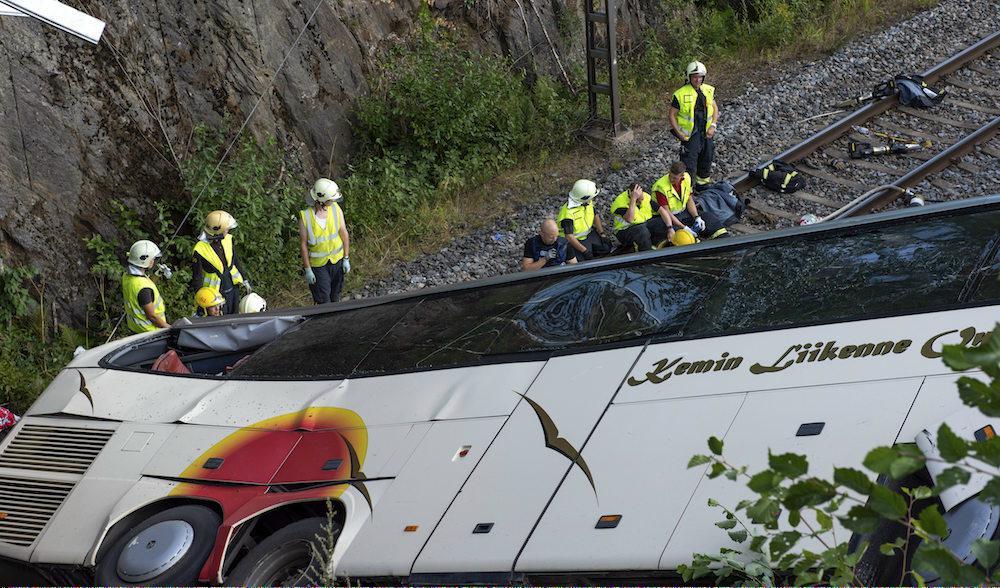 Bussolyckan krävde fyra liv. Foto: Timo Hartikainen/AP/TT
