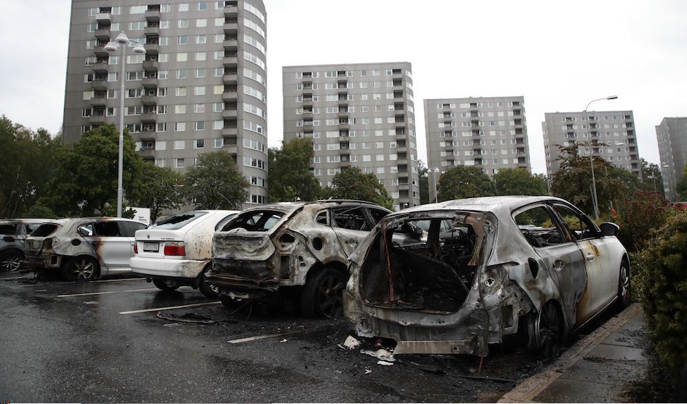 Den 13 augusti startades ett stort antal bilbränder i Göteborgstrakten, bland annat i Västra Frölunda. Foto: Adam Ihse/TT/ Arkivbild.