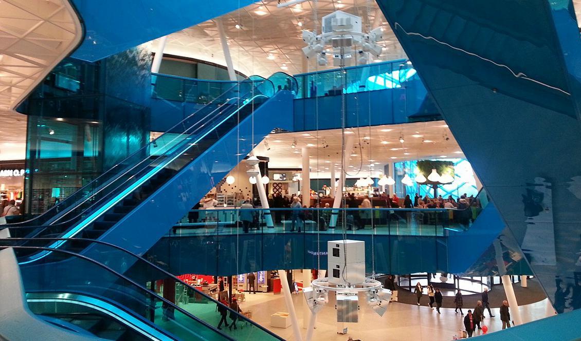 
Här i shoppingcentret Emporia i Malmö blev två barn tortyrrånade av två killar. Foto: Mippzon                                            