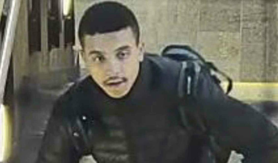 En 20-årig man med kopplingar till Sverige efterlyses för mord av norsk polis. Foto: Polisen