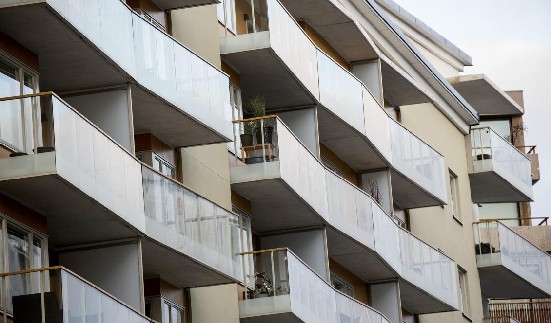 



Antalet beviljade bygglov för flerbostadshus minskar från förra året. Foto: Christine Olsson/TT-arkivbild                                                                                                                                                                                