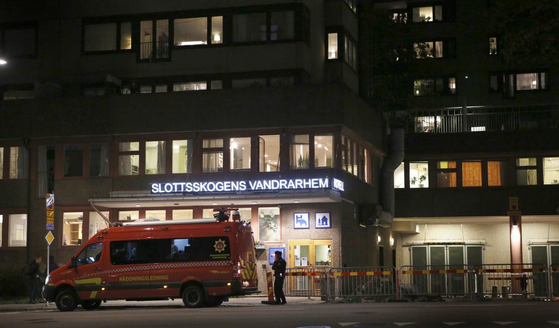 Polisen har spärrat av delar av ett vandrarhem i Göteborg efter dödsfall. Foto: Henrik Brunnsgård/TT