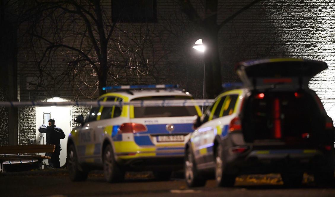 
De två personer som sköts i Hallonbergen i går har avlidit. Foto: Jonathan Näckstrand/TT                                            