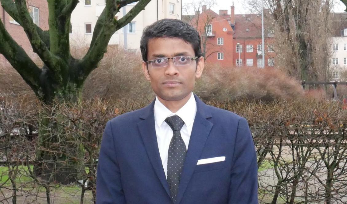








Hemant Gondane ska utvisas, trots att han har fast jobb och efterfrågad specialkompetens. Foto: Ilias Kotsamboukidis / Epoch Times                                                                                                                                                                                                                                                                                                                                                                                                                                                