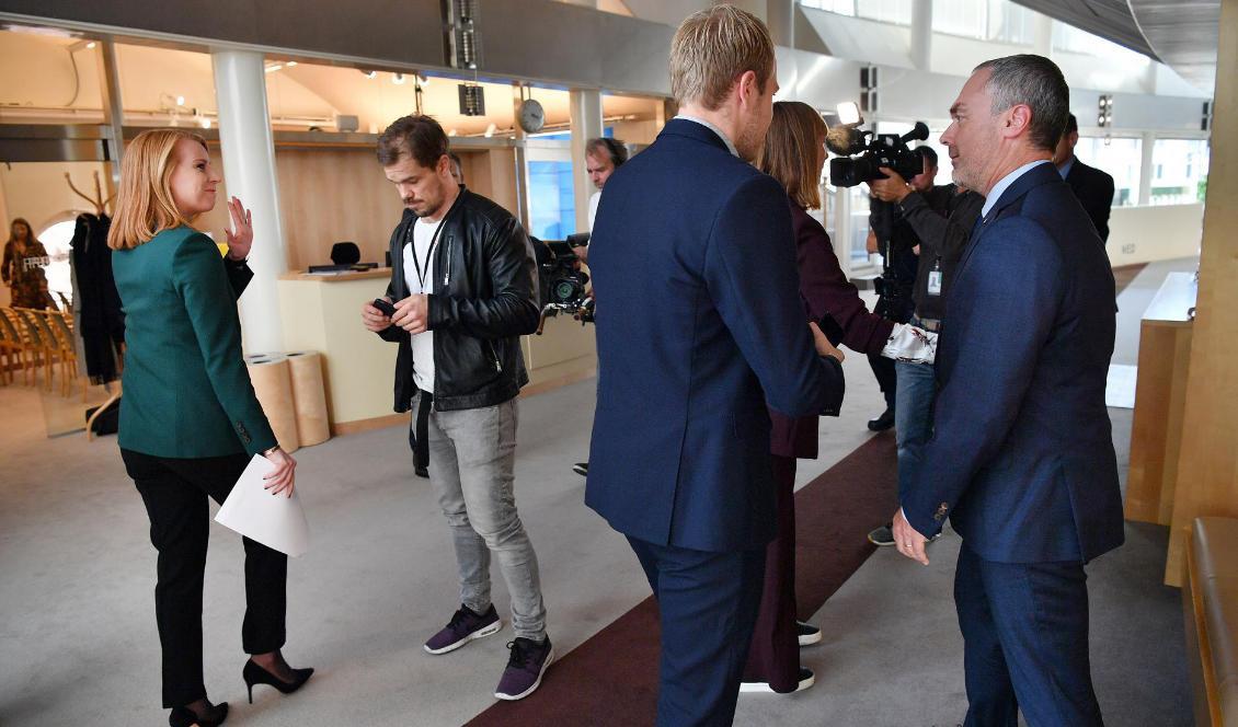 Liberalernas partiledare Jan Björklund (till höger) och Centerpartiets ledare Annie Lööf (till vänster). Foto: Henrik Montgomery/TT-arkivbild