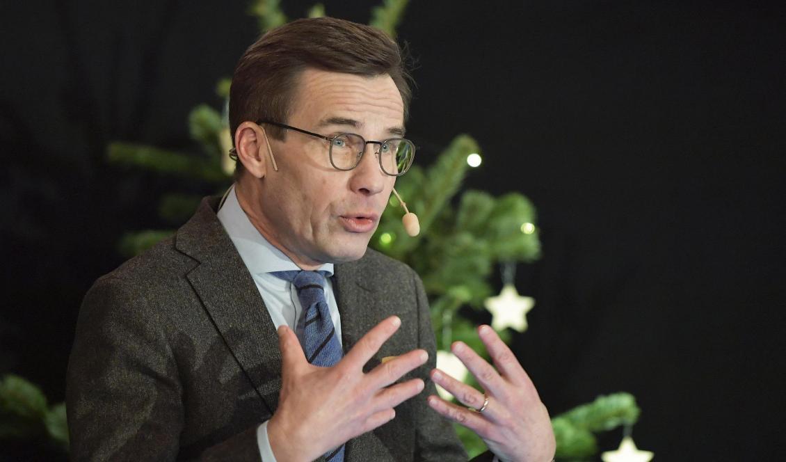 Moderaternas partiledare Ulf Kristersson håller jultal på Haymarket i Stockholm. Foto: Jessica Gow/TT