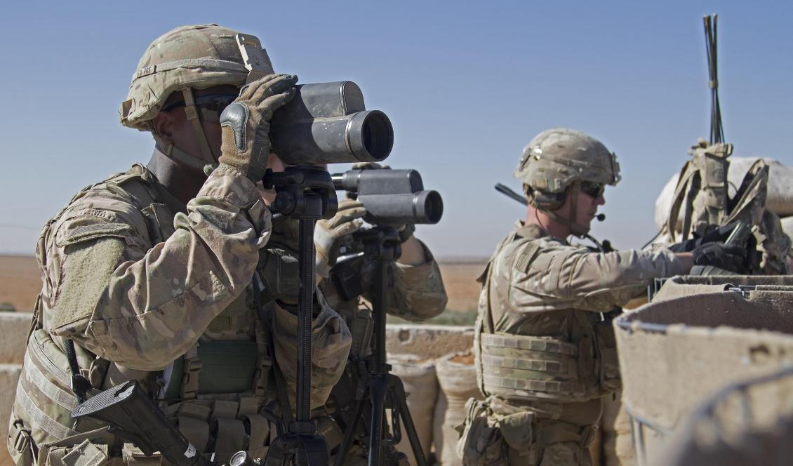 USA tar hem sina soldater från Syrien. Bild distribuerad av USA:s militär, tagen i Manbij i höstas. Foto: Zoe Garbarino/US Army/AP/TT