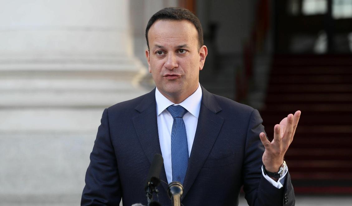 Irlands premiärminister Leo Varadkar tar emot Storbritanniens premiärminister Theresa May i Dublin. Foto: Brian Lawless/PA/AP/TT-arkivbild