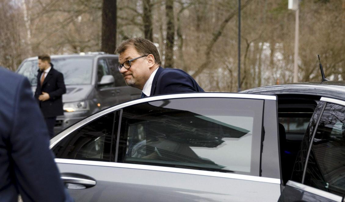 Finlands statsminister Juha Sipilä annonserar på fredagen att landets regering avgår. Foto: Seppo Samuli/AP/TT