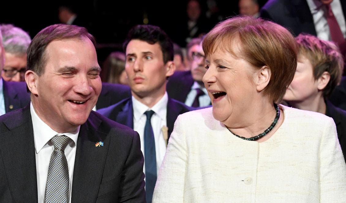 


Statsminister Stefan Löfven med Tysklands förbundskansler Angela Merkel under öppningsceremonin av mässan i Hannover. Foto: Fabian Bimmer/Reuters/TT                                                                                                                                                