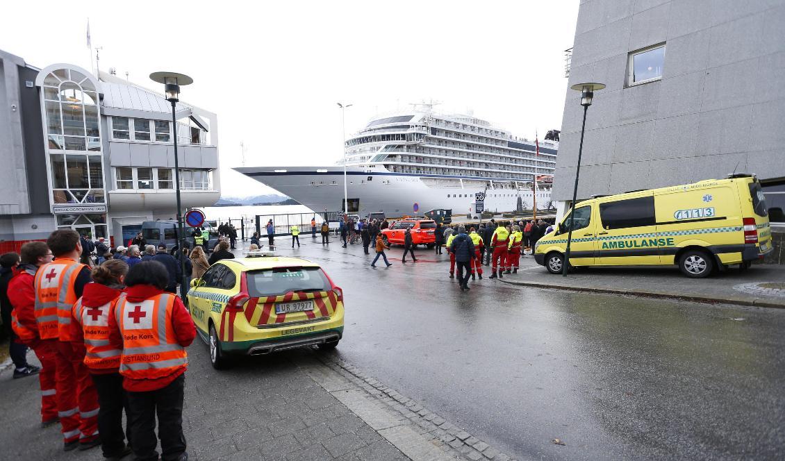 Kryssningsfartyget Viking Sky ankom till Molde under söndagen. Foto: Svein Ove Ekornesvåg/NTB Scanpix/TT