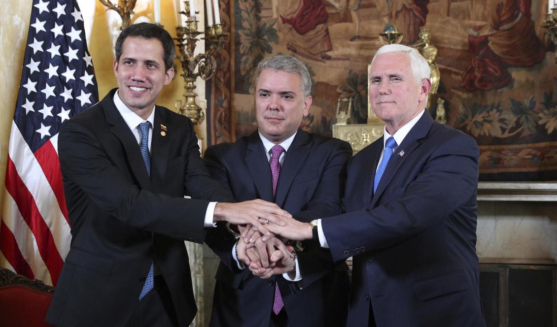 Venezuelas oppositionsledare Juan Guaidó, Colombias president Iván Duque Márquez och USA:s vicepresident Mike Pence under mötet i Bogotá. Foto: Martin Mejia/AP/TT
