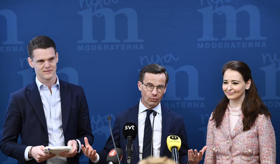 Alice Teodorescu tillsammans med Christofer Fjellner och M-ledaren Ulf Kristersson. Foto: Henrik Montgomery/TT