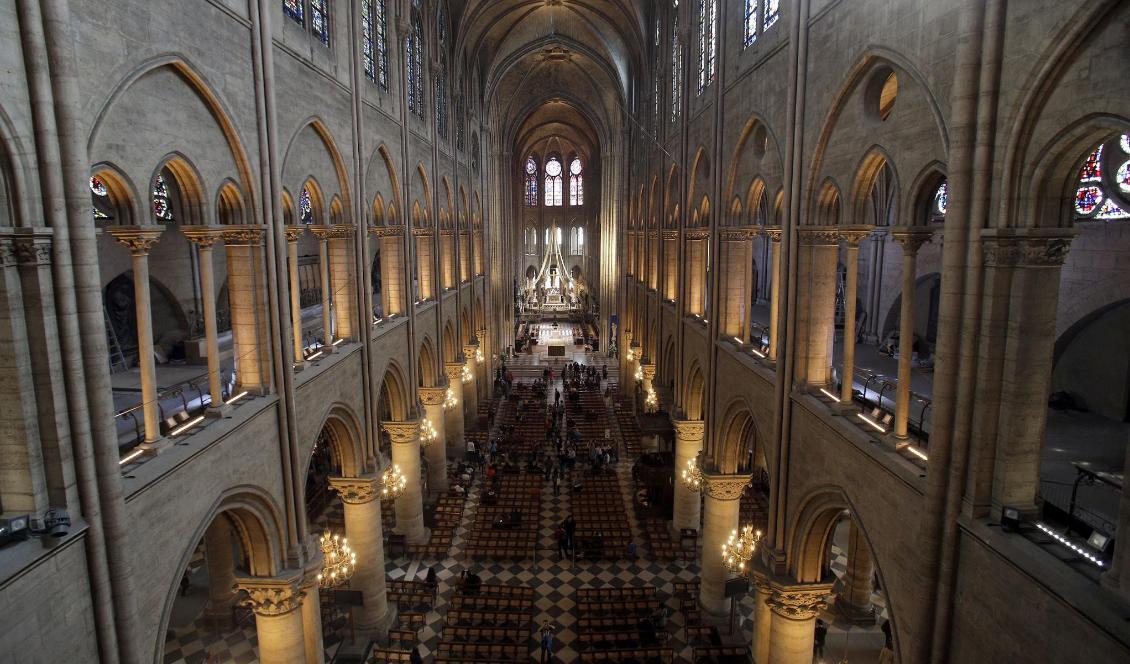 Interiören i katedralen Notre-Dame. Foto: Christophe Ena/AP/TT-arkivbild