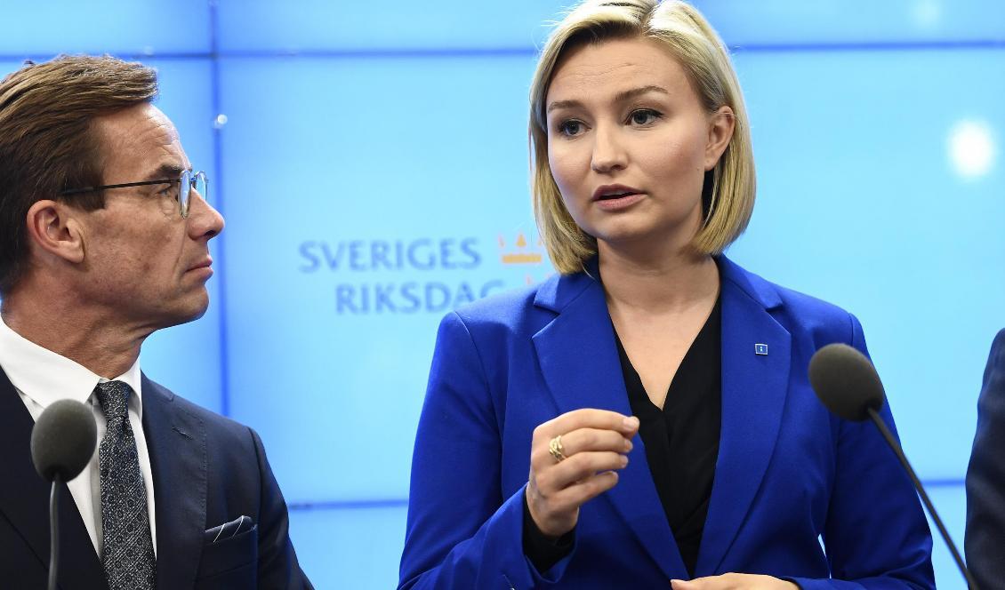 


Kristdemokraterna fortsätter framåt medan Moderaterna backar i opinionen. Foto: Henrik Montgomery/TT-arkivbild.                                                                                                                                                