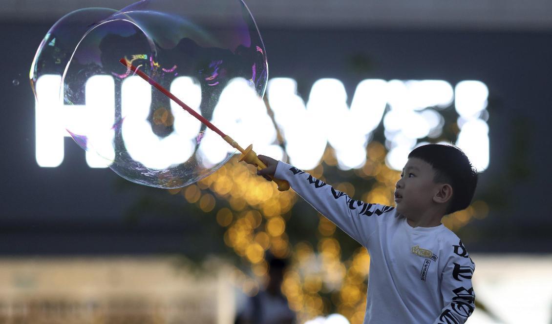 Amazons japanska filial slutar att sälja Huaweiprodukter. Foto: Ng Han Guan/TT
