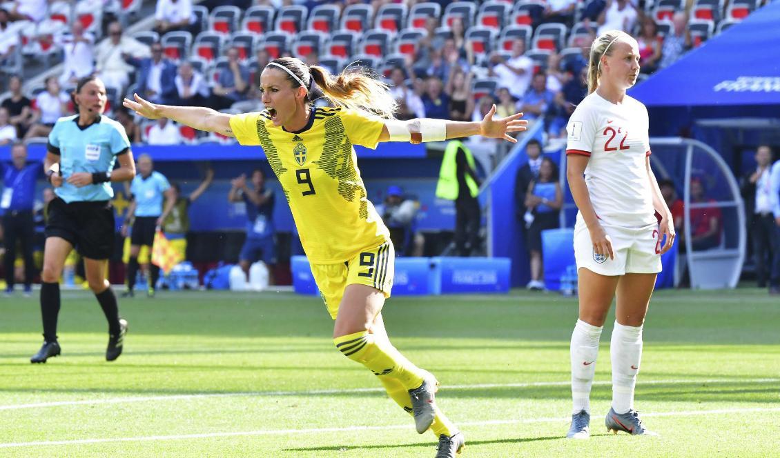 


Kosovare Asllani jublar efter sitt 1–0-mål i bronsmatchen mot England. Foto: Jonas Ekströmer/TT                                                                                                                                                