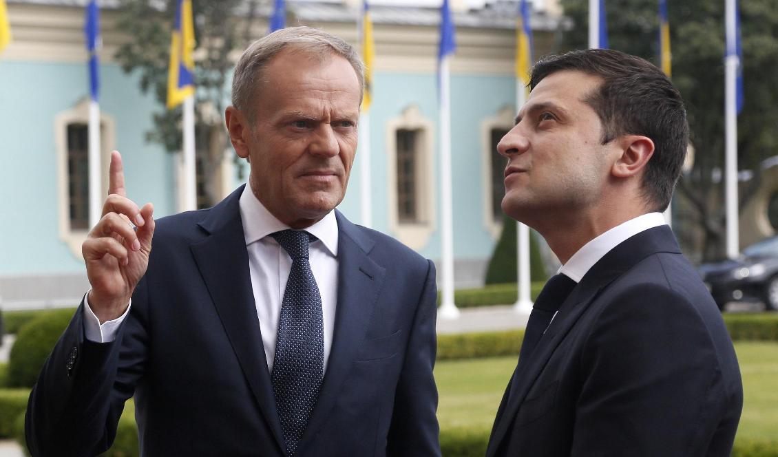 EU:s permanente rådsordförande Donald Tusk på besök hos Ukrainas nye president Volodymyr Zelenskyj. Foto: Efrem Lukatsky/AP/TT