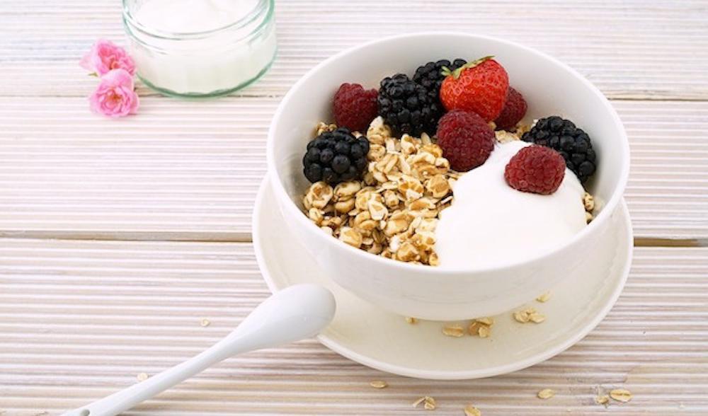 Havre innehåller en mängd näringsämnen som stärker och skyddar hälsan. Ät den  som gröt eller flingor till frukost. Man kan också ha det i bröd och efterrätter.