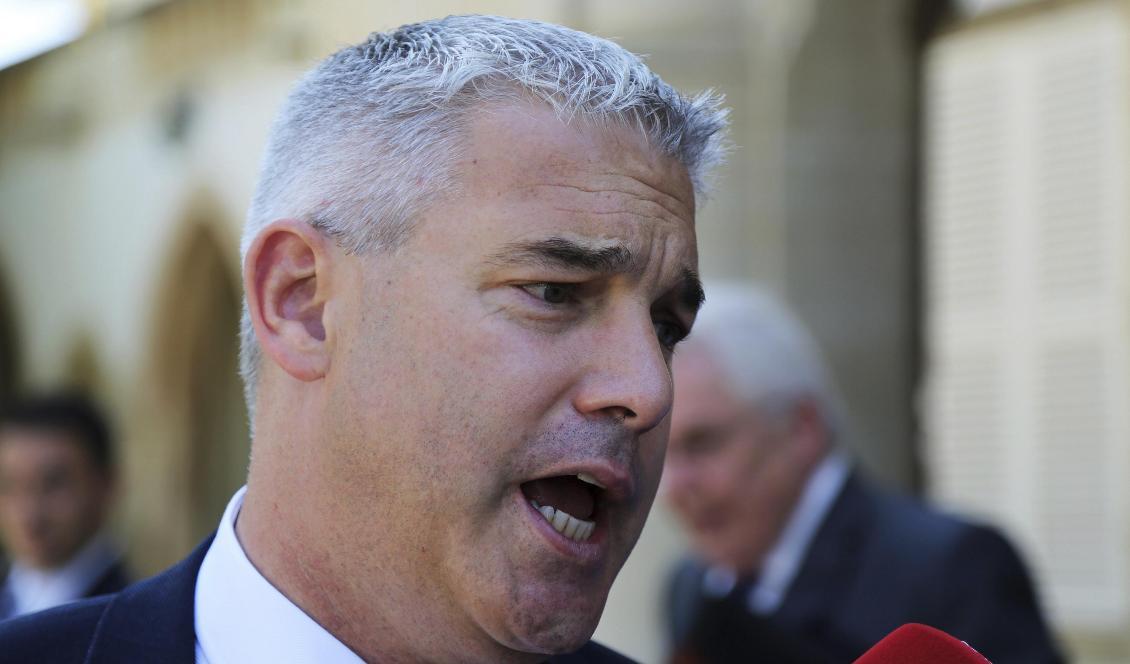 Storbritanniens brexitminister Stephen Barclay åker Europa runt för att tala om brexit. I onsdags var han på Cypern. Foto: Petros Karadjias/AP/TT