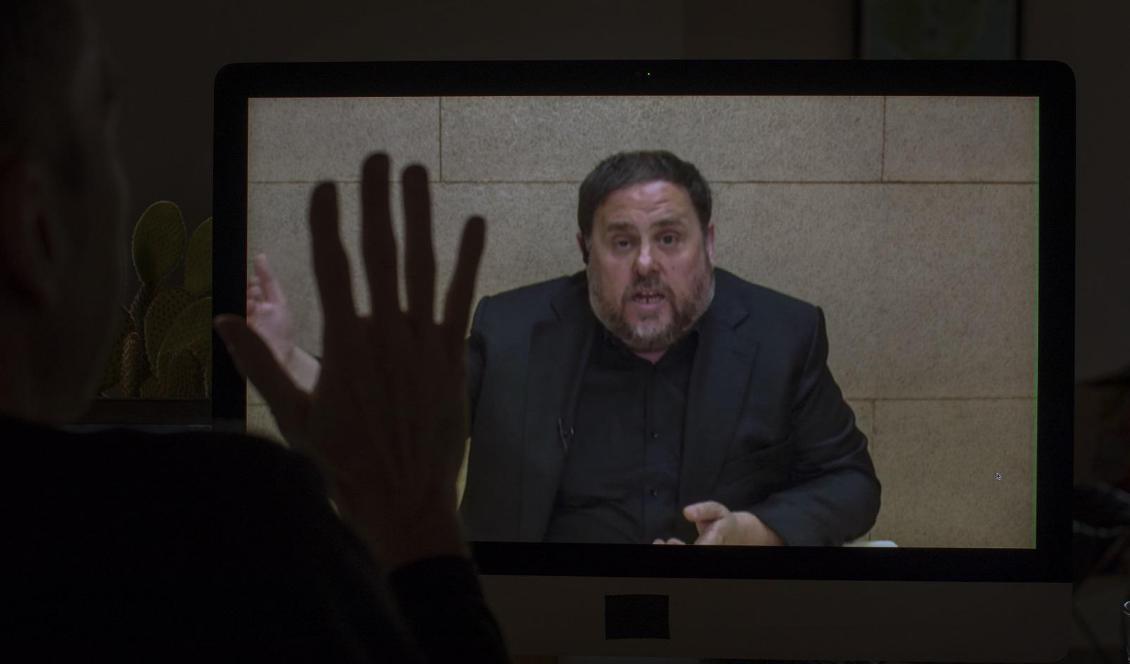 Kataloniens förre vicepresident Oriol Junqueras gjorde en intervju på länk från häktet i Madrid under kampanjen inför EU-valet i våras. Foto: Emilio Morenatti/AP/TT-arkivbild