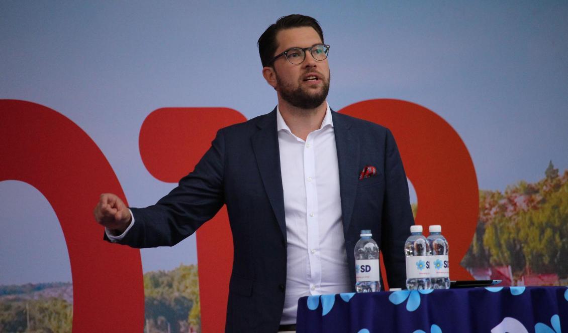 


Sverigedemokraterna går starkt framåt i opinionen och är nu jämnstora med Socialdemokraterna. Foto: Susanne W Lamm/Epoch Times-arkivbild                                                                                                                                                