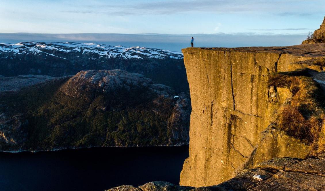 


Utsikten från Preikestolen är svårslagen.                                                                                                                                                