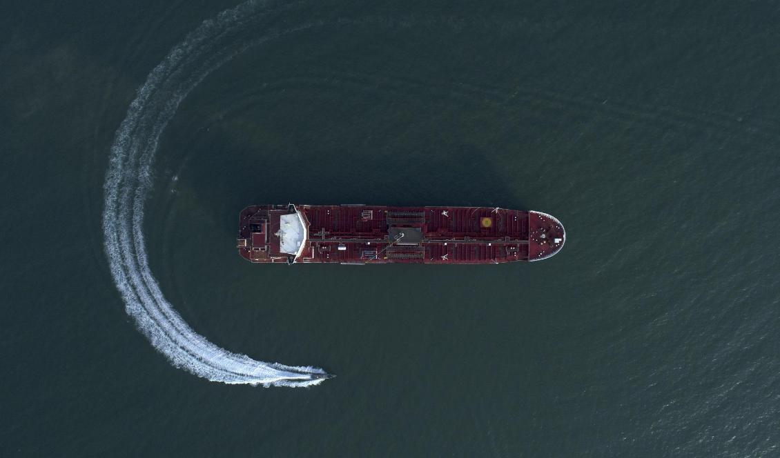 
Det svenskägda, brittiskflaggade fartyget Stena Impero fotograferat från luften vid beslagtagandet i Hormuzsundet. Foto: Morteza Akhoondi/AP/TT-arkivbild                                                