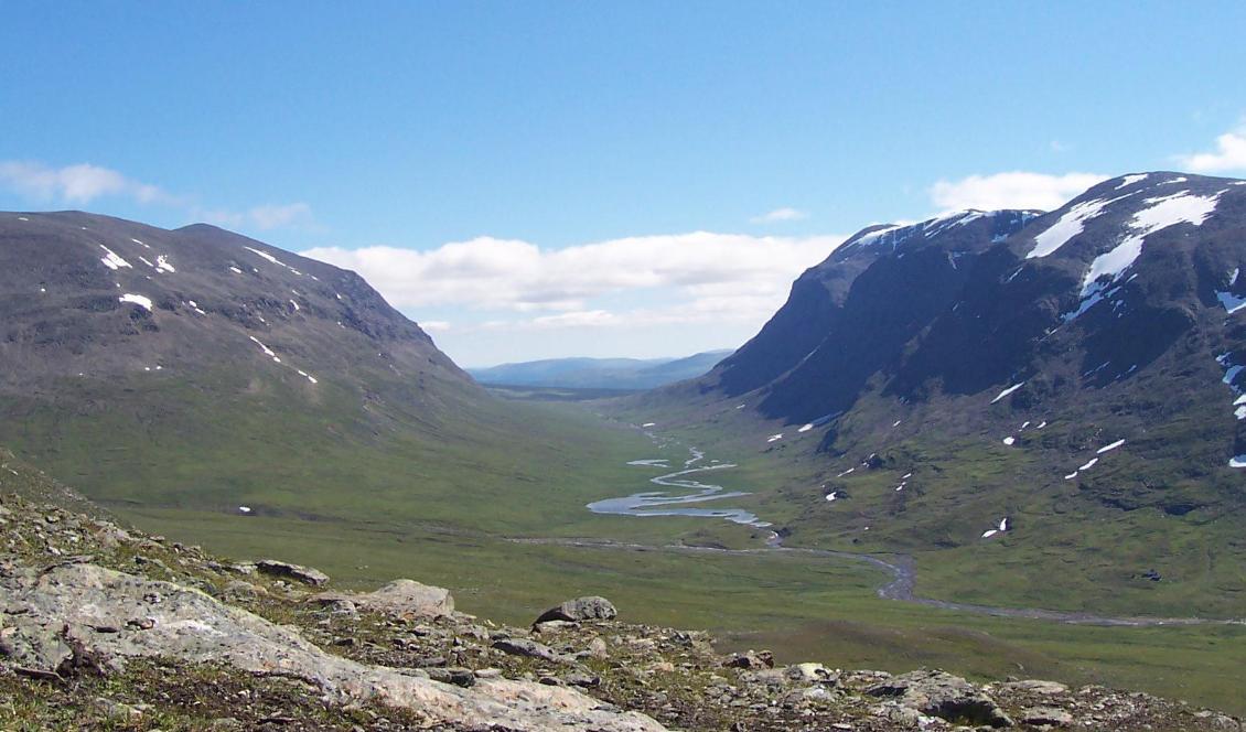 
Dalgången Syterskalet, med Norra Sytertoppen till vänster, i närheten av Hemavan, Västerbotten. Foto: Wikipedia/CC BY-SA 3.0                                                
