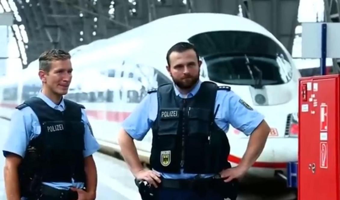


En åttaårig pojke avled efter att ha blivit knuffad framför ett tåg i Frankfurt. Foto: Epoch Times                                                                                                                                                