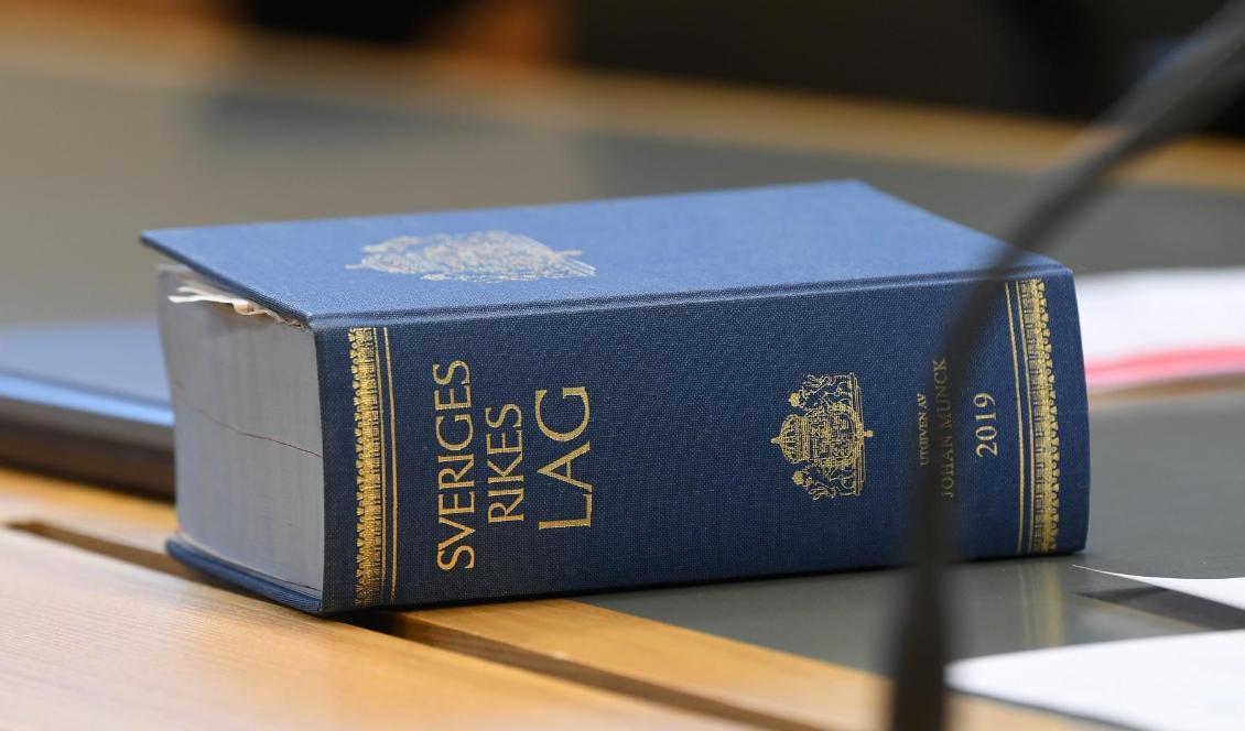 En man i 20-årsåldern döms av Värmlands tingsrätt till 11 års fängelse för mord. Foto: Fredrik Sandberg/TT-arkivbild