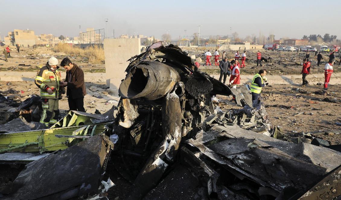 Det ukrainska planet sköts ned strax efter start i Teheran den 8 januari. Ukrainas president anser att den ersättning som Iran föreslagit till de anhöriga är för låg. Foto: Ebrahim Noroozi/AP/TT-arkivbild