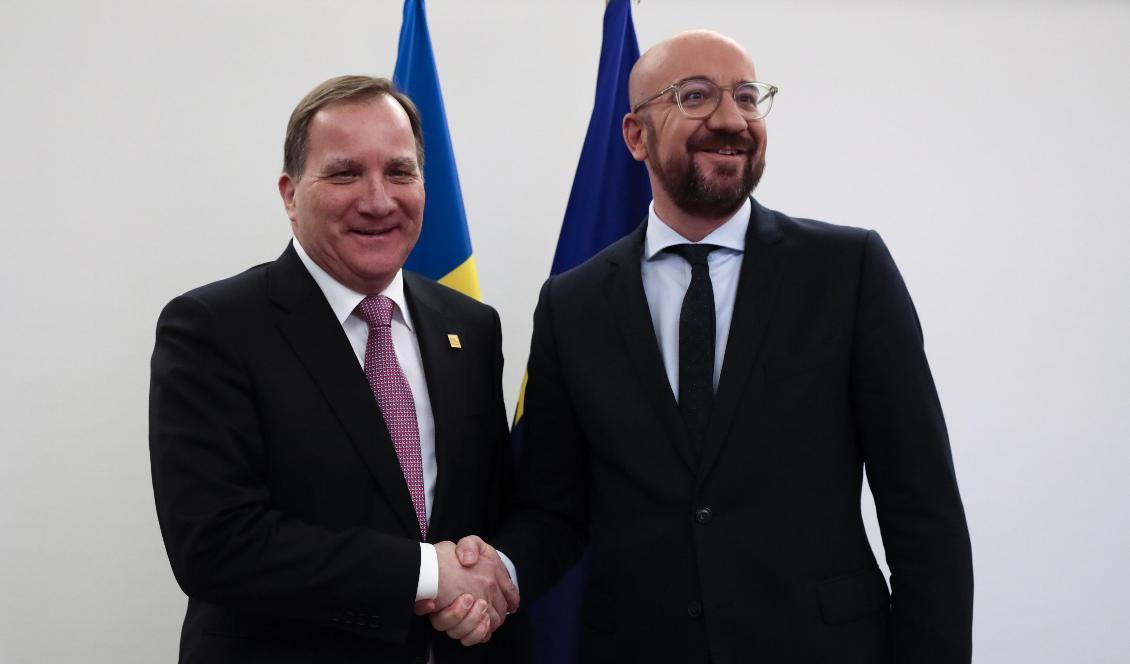 Statsminister Stefan Löfven (S) träffade EU:s ordförande Charles Michel inför EU-toppmötet i Bryssel på torsdagen. Foto: Virginia Mayo/AP/TT