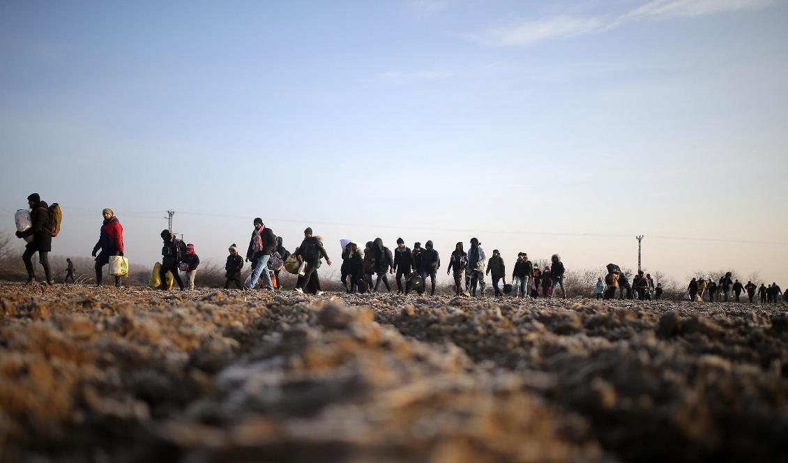 Migranter i Turkiet på väg mot gränsen till Grekland och gränsövergången Pazarakule, Edirne. Foto: Emre Tazegul-arkivbild
