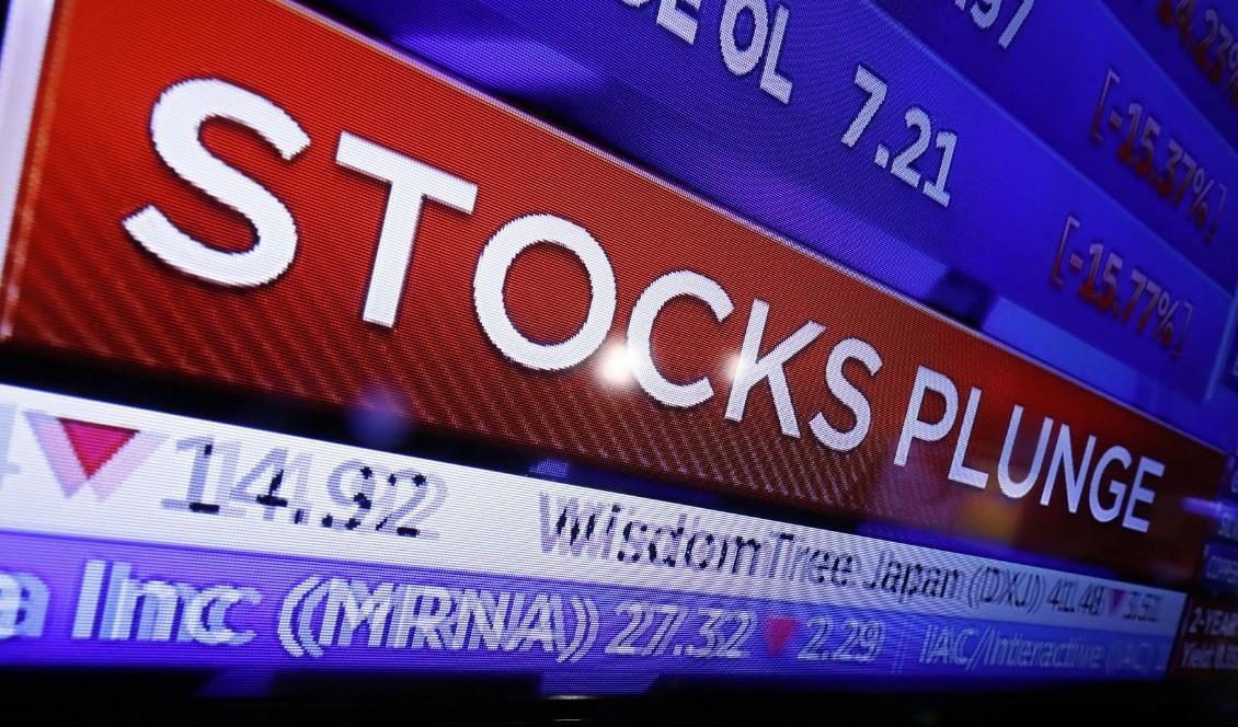 Kursfallen fortsätter på Wall Street. Foto: Richard Drew/AP/TT-arkivbild